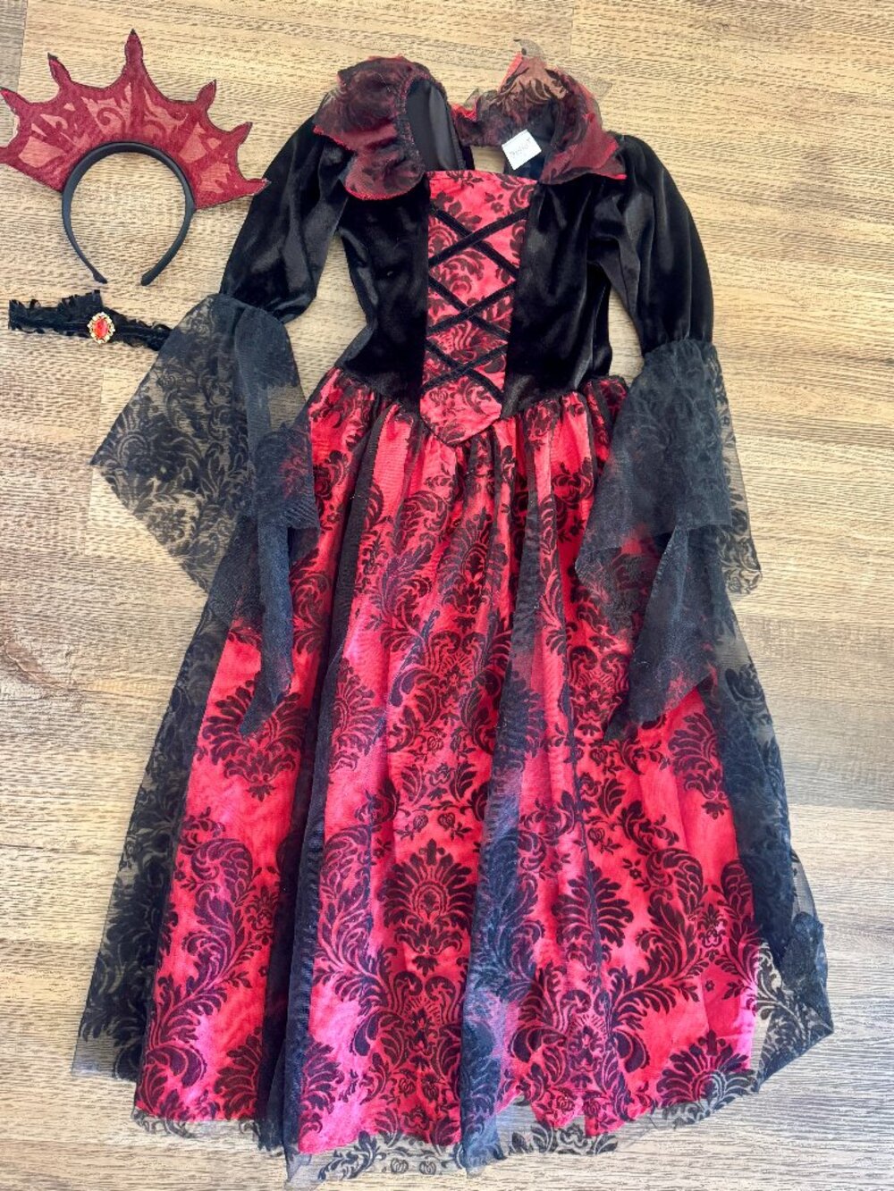 Girl's Small Duchess of Darkness Halloween Costume Gothic Vampire Witch Sz